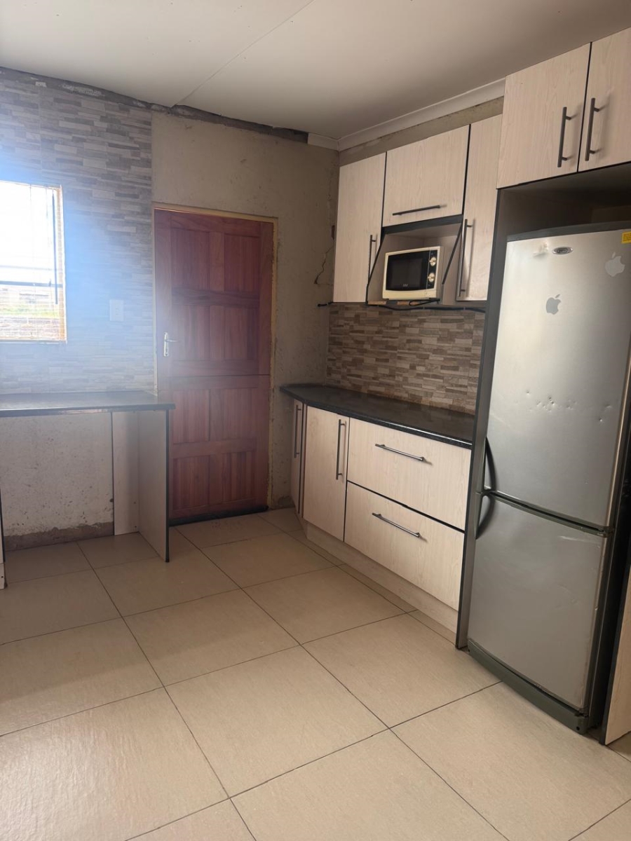 To Let 2 Bedroom Property for Rent in Magogoe North West